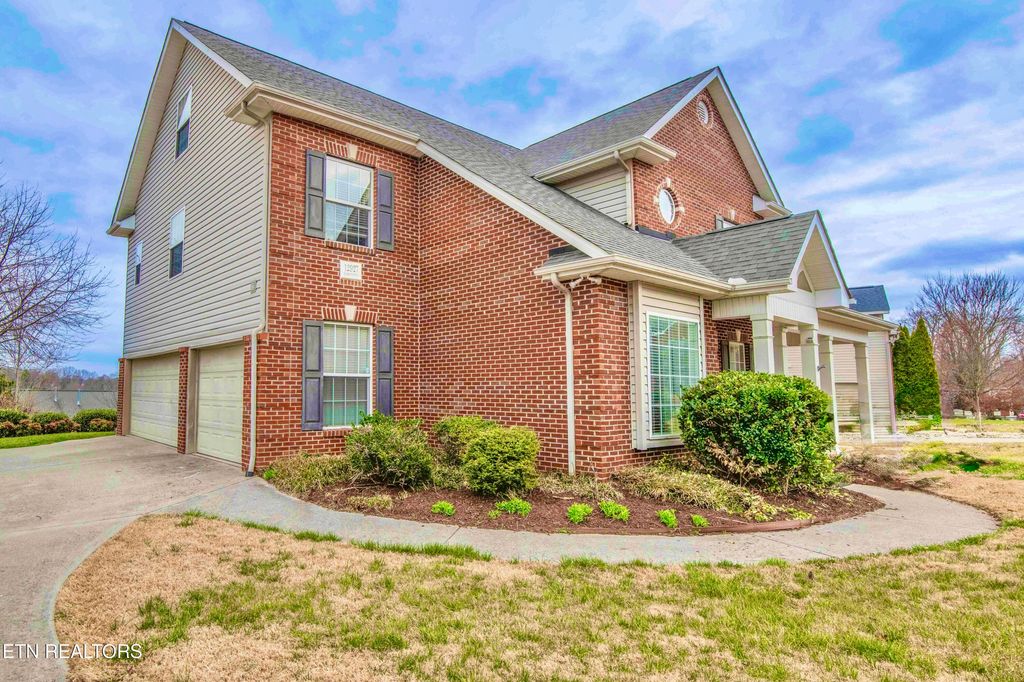 Photo of 12927 Meadow Pointe Lane, Knoxville, TN 37934 (MLS # 1331357)