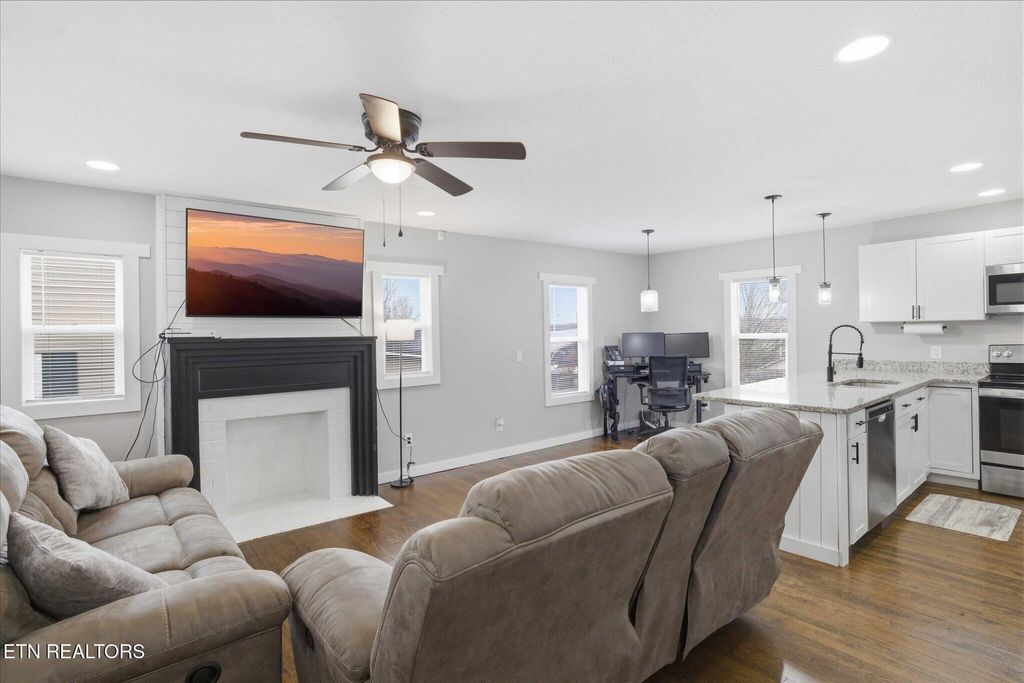 Photo of 1903 Williams Ave, Jefferson City, TN 37760 (MLS # 1331350)