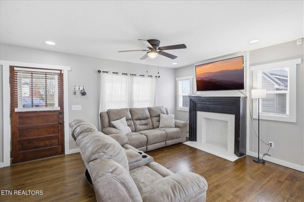 Photo of 1903 Williams Ave, Jefferson City, TN 37760 (MLS # 1331350)