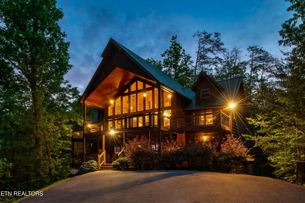 Photo of 1501 Turkey Valley Lane, Sevierville, TN 37862 (MLS # 1356481)