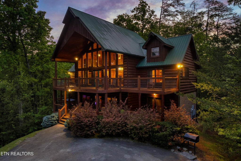 Photo of 1501 Turkey Valley Lane, Sevierville, TN 37862 (MLS # 1356481)