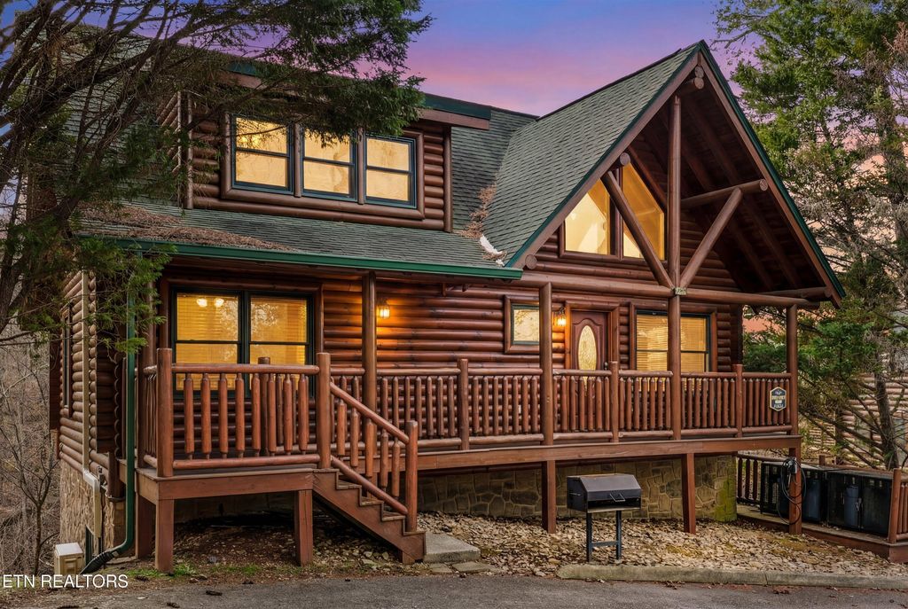 Photo of 2012 Bear Creek Way, Sevierville, TN 37862 (MLS # 1328134)