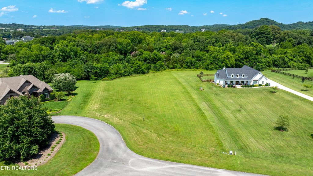 Photo of 64 Skysail Court, Louisville, TN 37777 (MLS # 1304549)