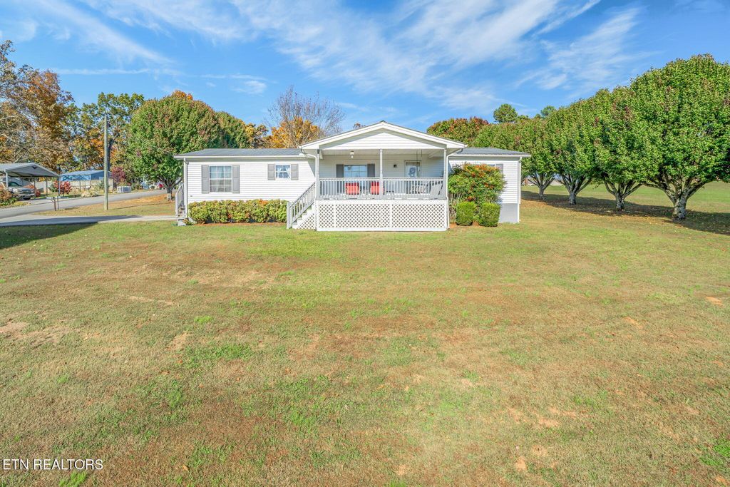 Photo of 118 Woods Drive Dr, Sweetwater, TN 37874 (MLS # 1321272)