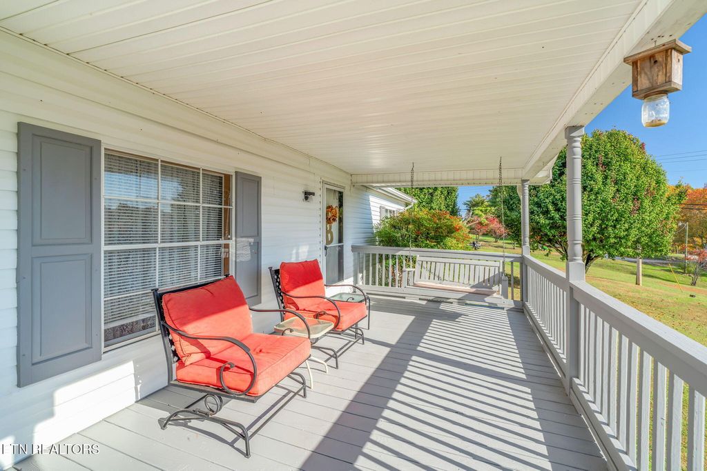 Photo of 118 Woods Drive Dr, Sweetwater, TN 37874 (MLS # 1321272)