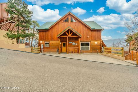 Photo of 4831 Highland Place Way, Pigeon Forge, TN 37863 (MLS # 1334635)