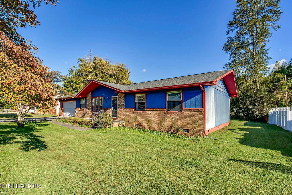Photo of 105 Meadowlark Drive, Harriman, TN 37748 (MLS # 1316969)