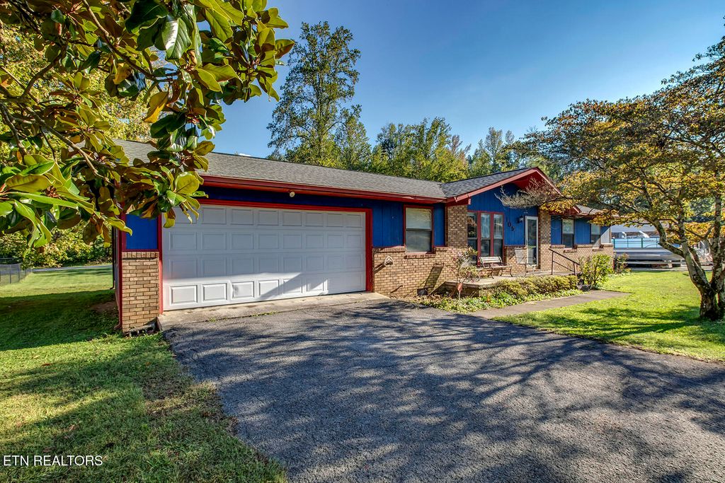 Photo of 105 Meadowlark Drive, Harriman, TN 37748 (MLS # 1316969)