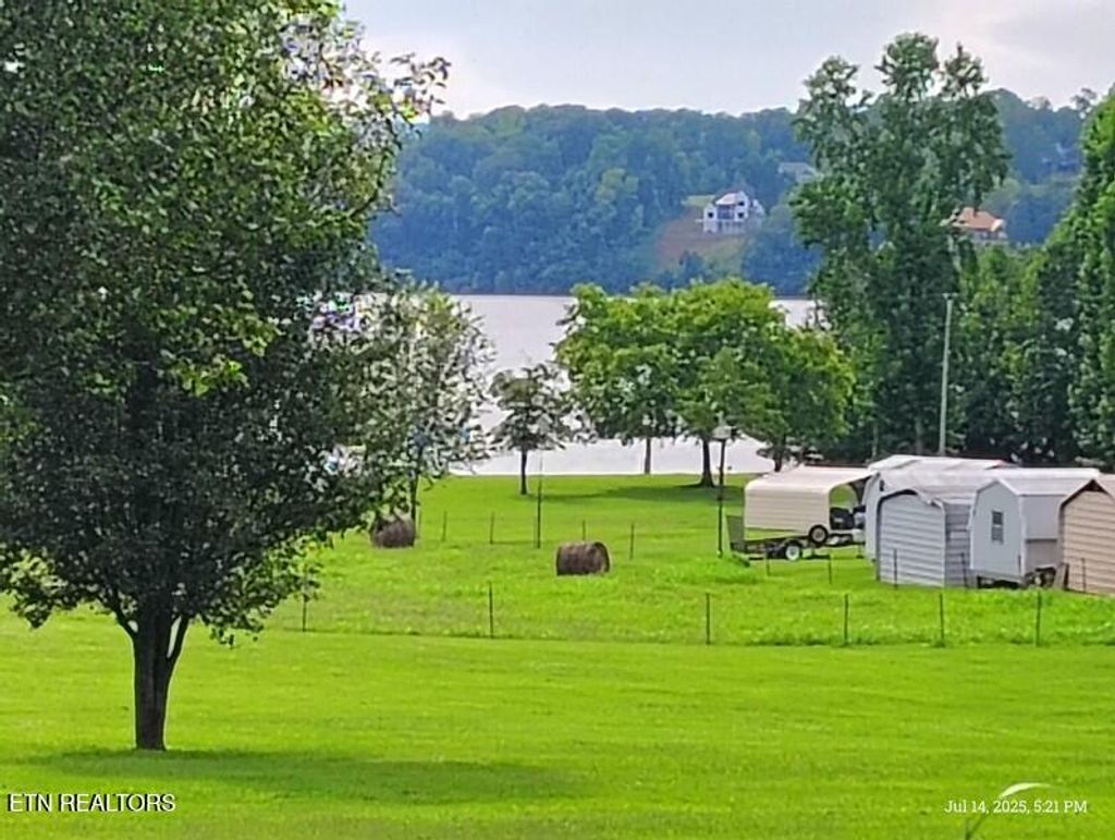 Photo of 2315 River Rd, Kingston, TN 37763 (MLS # 1309923)