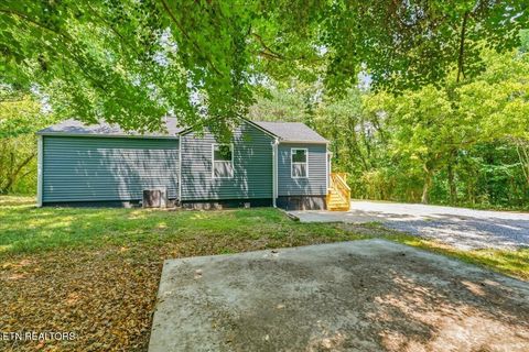 Tiny photo for 210 Clark Ave, Harriman, TN 37748 (MLS # 1342788)