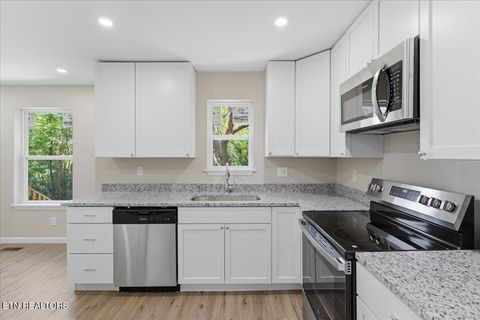 Tiny photo for 210 Clark Ave, Harriman, TN 37748 (MLS # 1342788)