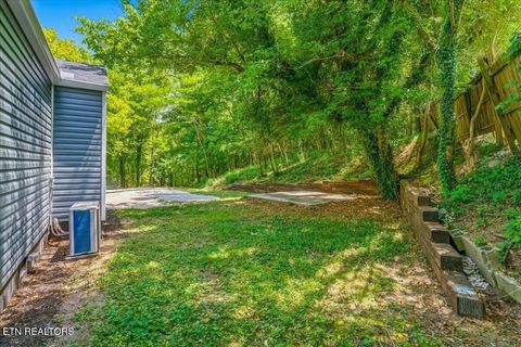 Tiny photo for 210 Clark Ave, Harriman, TN 37748 (MLS # 1342788)