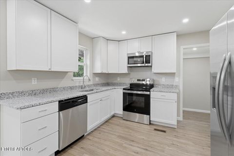 Tiny photo for 210 Clark Ave, Harriman, TN 37748 (MLS # 1342788)