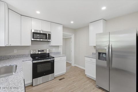 Tiny photo for 210 Clark Ave, Harriman, TN 37748 (MLS # 1342788)
