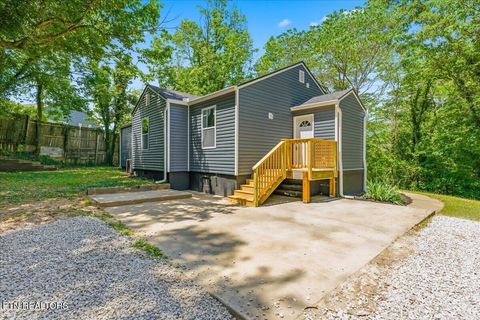 Tiny photo for 210 Clark Ave, Harriman, TN 37748 (MLS # 1342788)