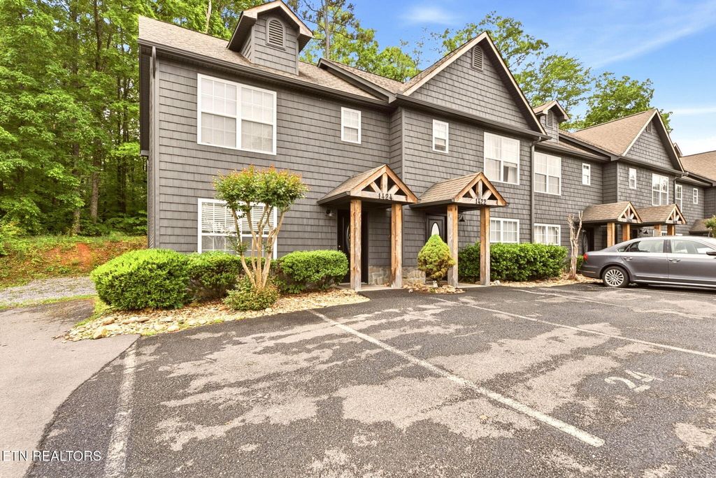 Photo of 1424 William Holt Blvd, Sevierville, TN 37862 (MLS # 1340548)