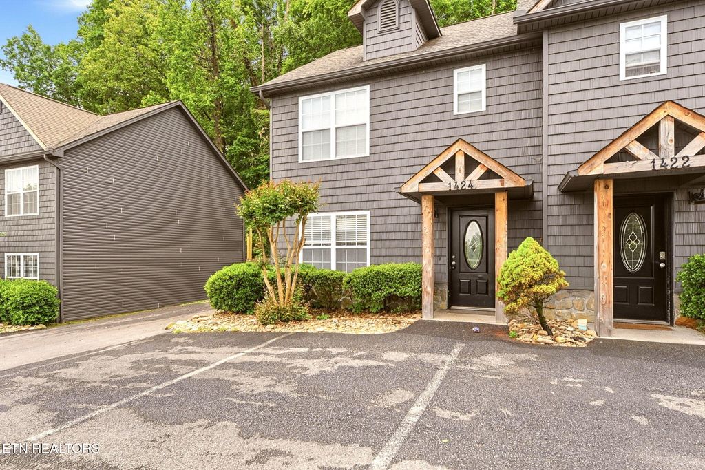 Photo of 1424 William Holt Blvd, Sevierville, TN 37862 (MLS # 1340548)