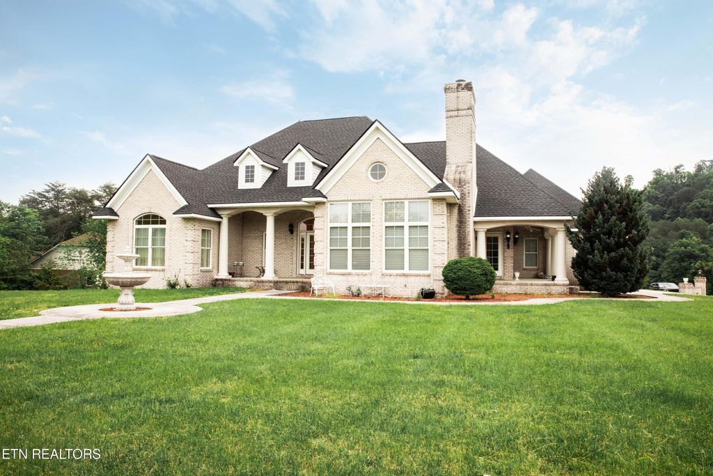 Photo of 487 Woodlake Blvd, Tazewell, TN 37879 (MLS # 1294969)