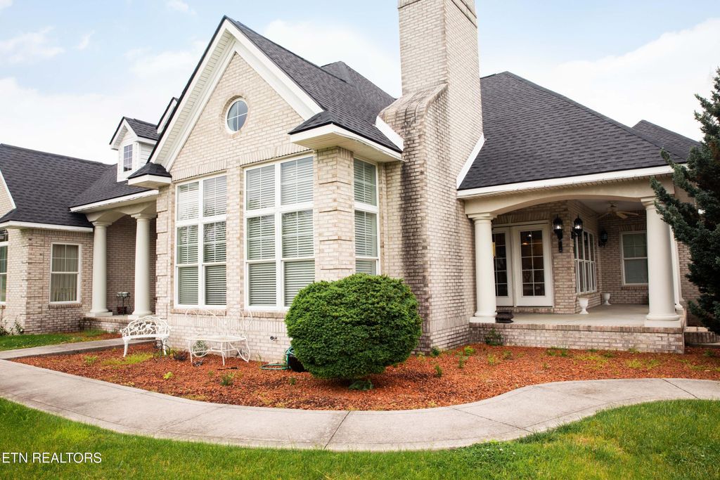 Photo of 487 Woodlake Blvd, Tazewell, TN 37879 (MLS # 1294969)