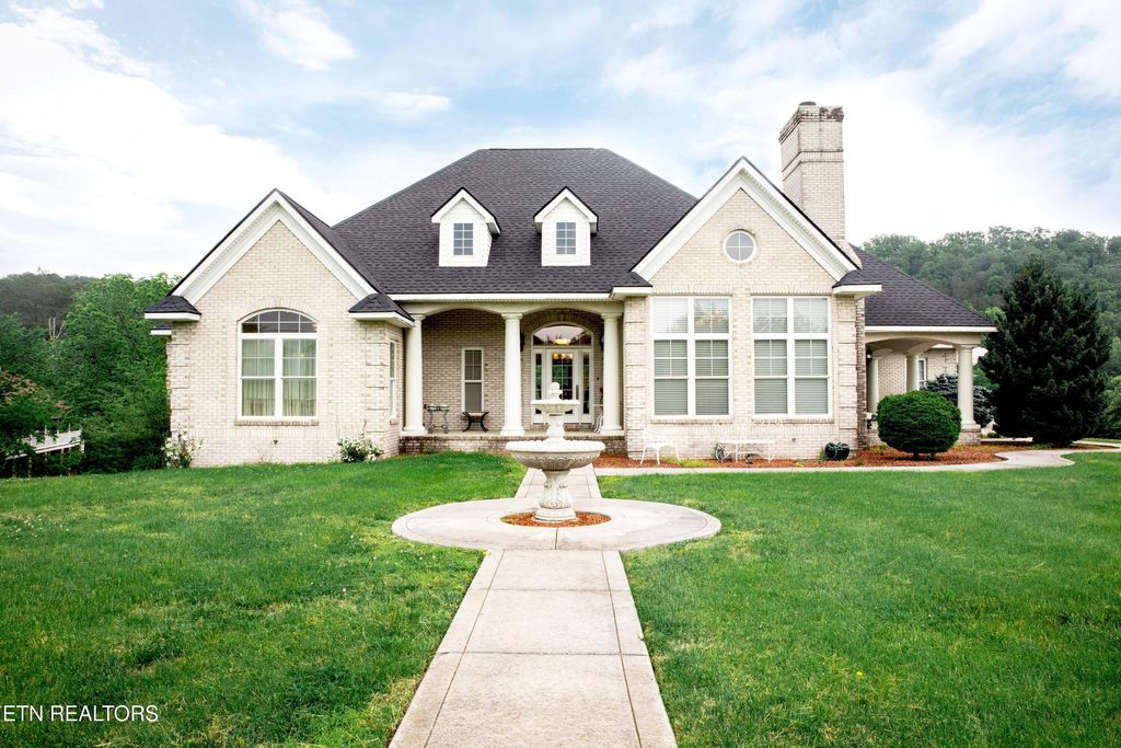 Photo of 487 Woodlake Blvd, Tazewell, TN 37879 (MLS # 1294969)