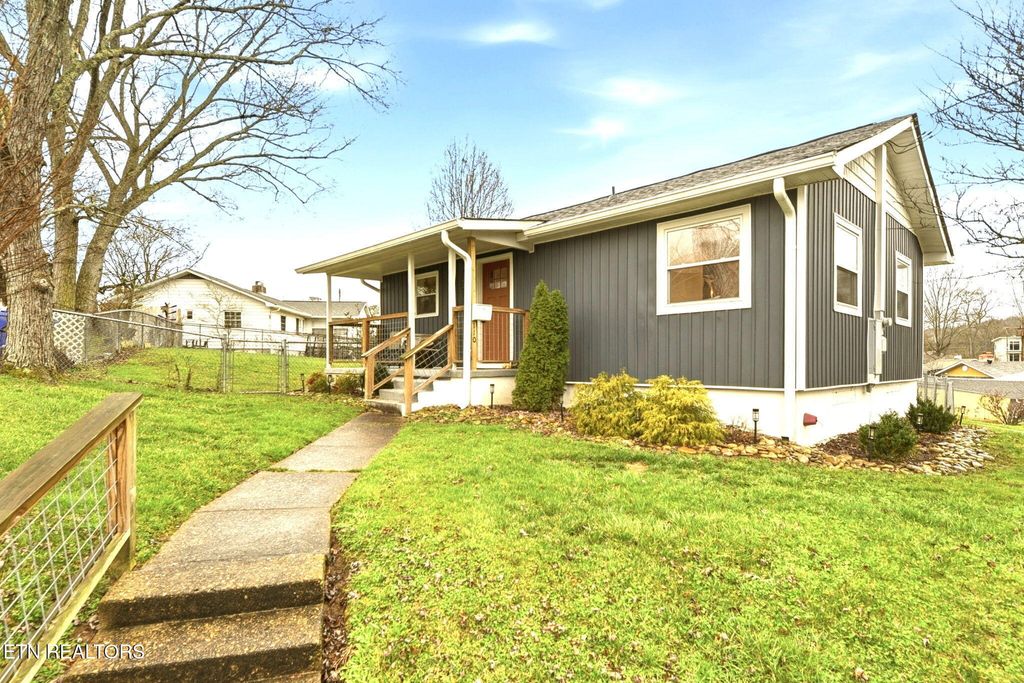 Photo of 110 Parma Rd, Oak Ridge, TN 37830 (MLS # 1331344)