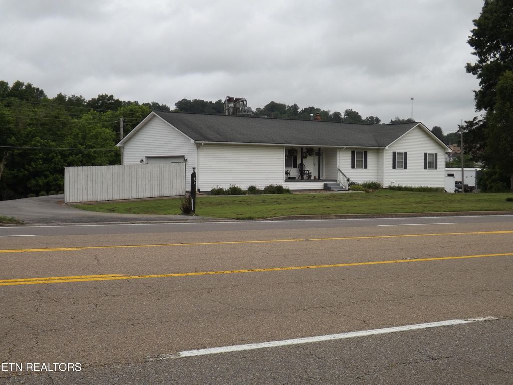 Photo of 290 Highway 25e, Tazewell, TN 37879 (MLS # 1303408)