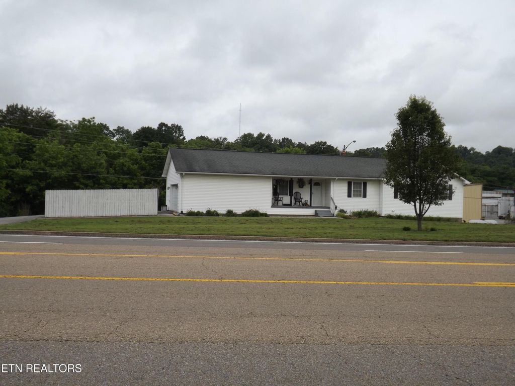 Photo of 290 Highway 25e, Tazewell, TN 37879 (MLS # 1303408)