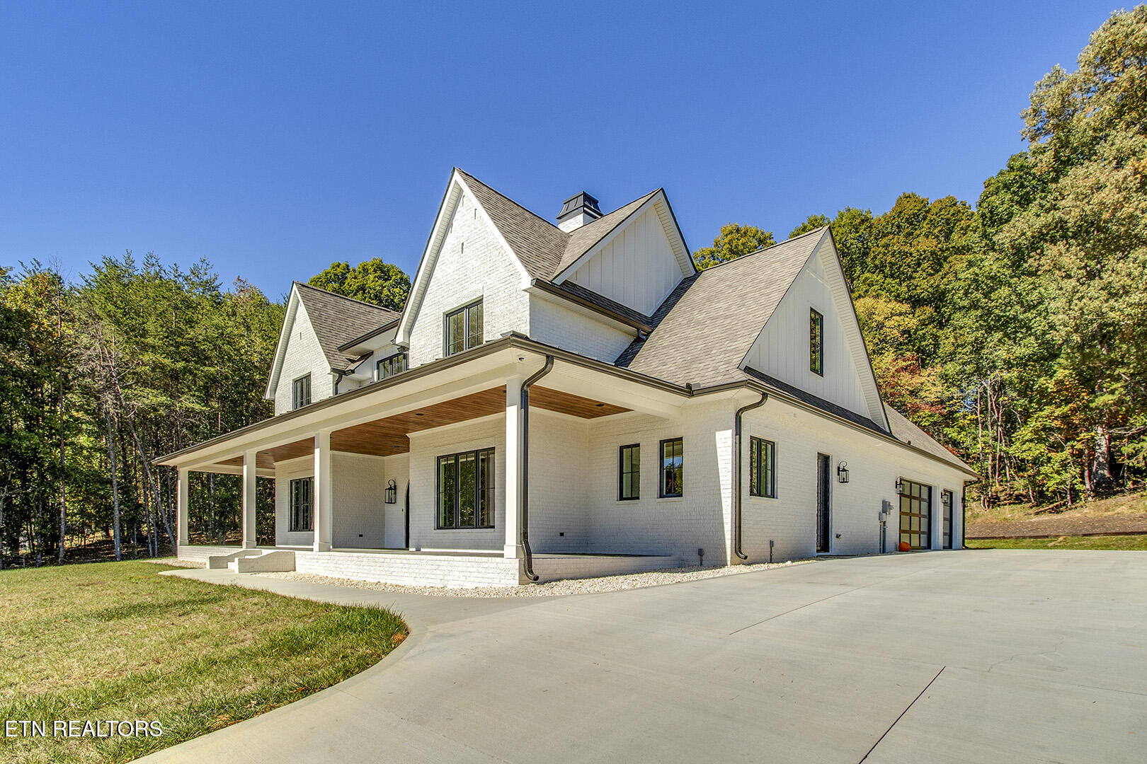 27022 Hines Valley Rd