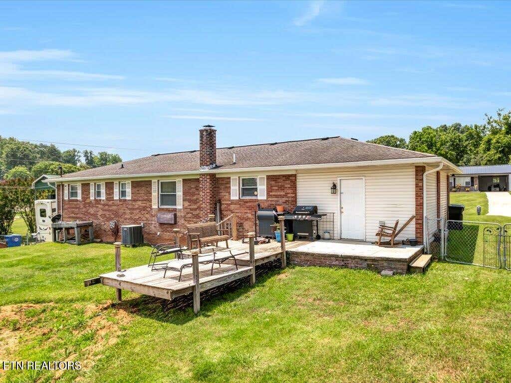 Photo of 2546 Montcastle Drive, Morristown, TN 37814 (MLS # 1304005)