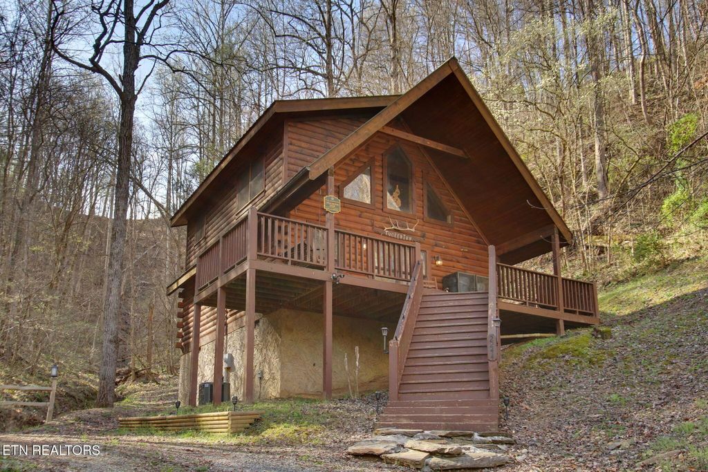 Photo of 2244 Valley Mountain Way, Sevierville, TN 37862 (MLS # 1334061)