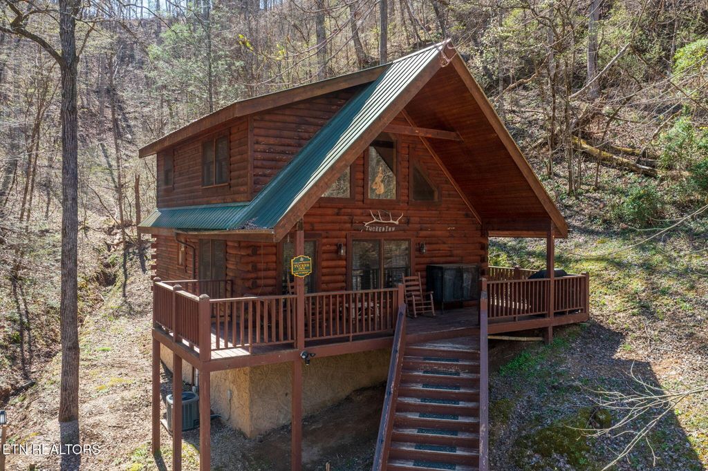 Photo of 2244 Valley Mountain Way, Sevierville, TN 37862 (MLS # 1334061)