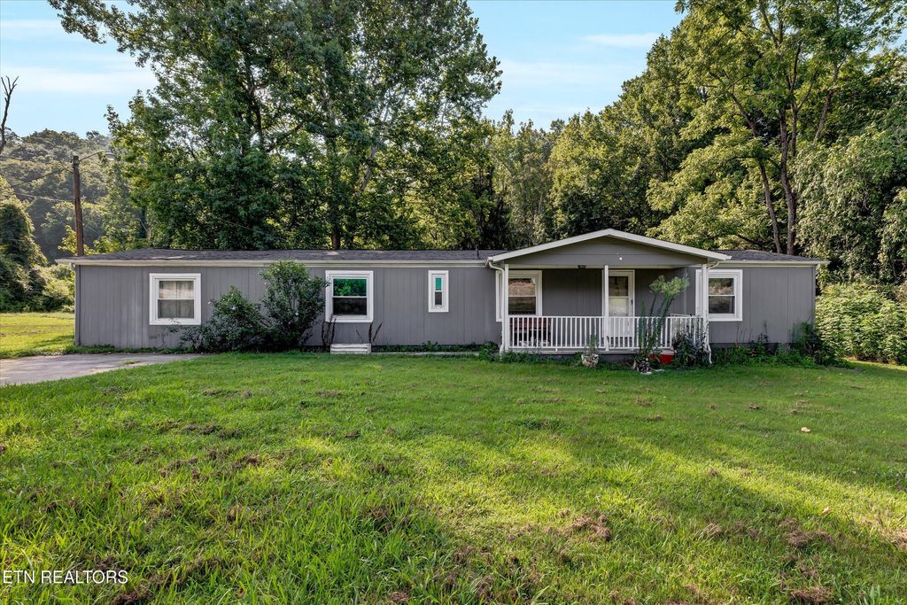 Photo of 1753 Sulphur Springs Rd, Clinton, TN 37716 (MLS # 1309877)