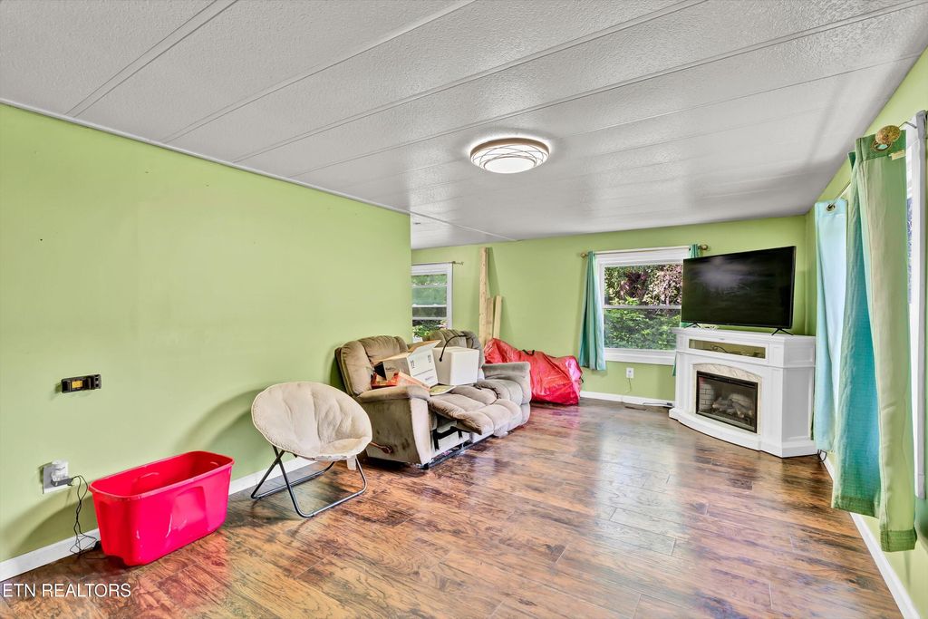 Photo of 1753 Sulphur Springs Rd, Clinton, TN 37716 (MLS # 1309877)