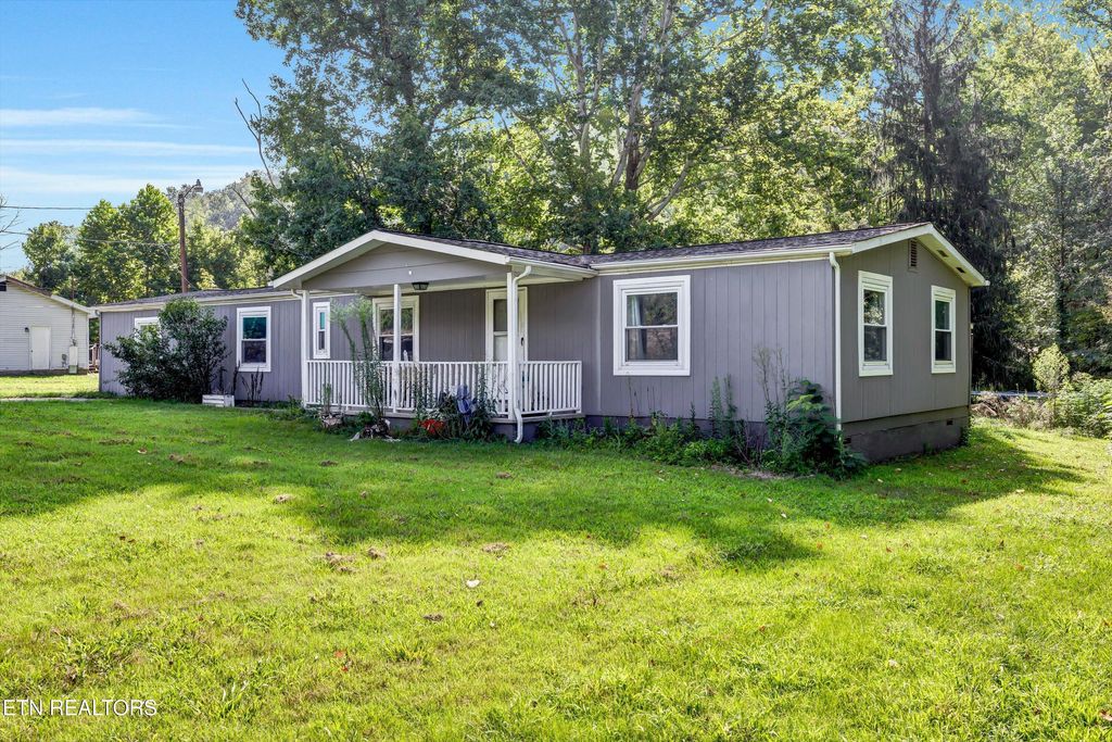 Photo of 1753 Sulphur Springs Rd, Clinton, TN 37716 (MLS # 1309877)