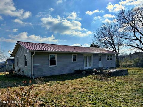 Tiny photo for 511 Lenoir Street St, Sweetwater, TN 37874 (MLS # 1327994)