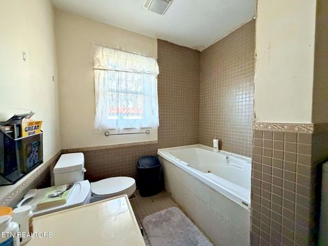 Tiny photo for 511 Lenoir Street St, Sweetwater, TN 37874 (MLS # 1327994)