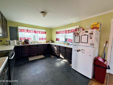 Tiny photo for 511 Lenoir Street St, Sweetwater, TN 37874 (MLS # 1327994)