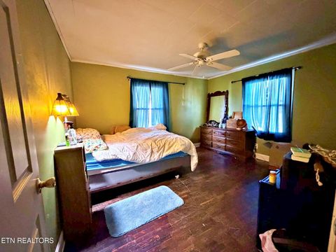 Tiny photo for 511 Lenoir Street St, Sweetwater, TN 37874 (MLS # 1327994)