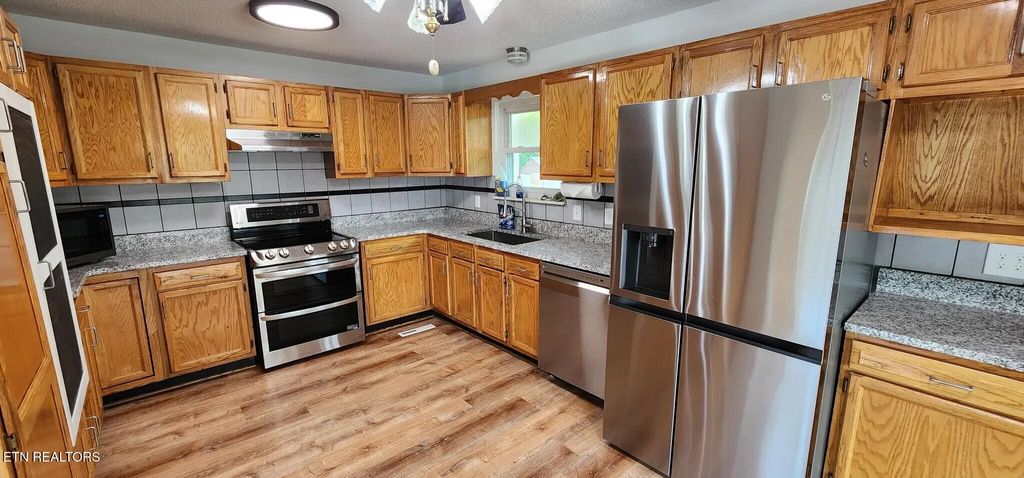 Photo of 169 Valleyview Drive, Loudon, TN 37774 (MLS # 1329398)