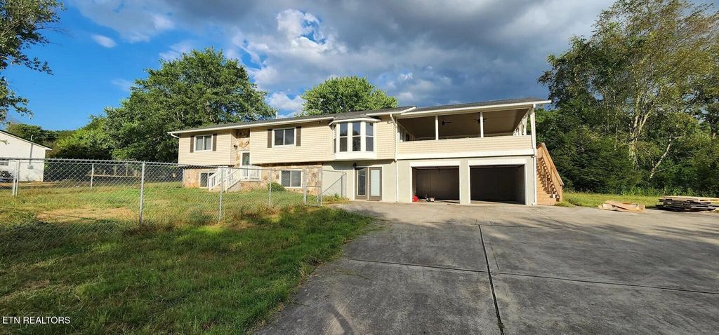 Photo of 169 Valleyview Drive, Loudon, TN 37774 (MLS # 1329398)