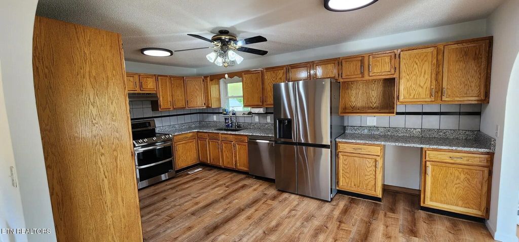 Photo of 169 Valleyview Drive, Loudon, TN 37774 (MLS # 1329398)