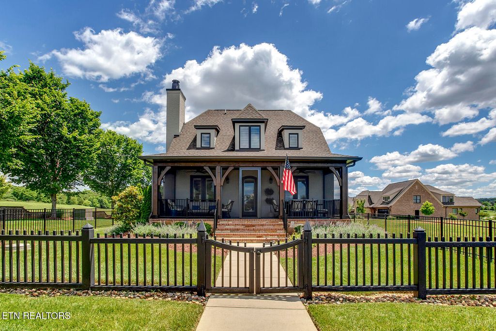 Photo of 110 E Highlands Circle, Lenoir City, TN 37772 (MLS # 1303552)