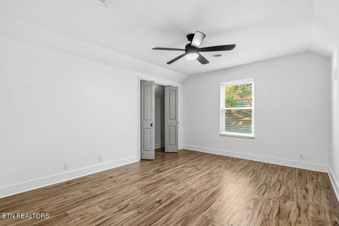 Tiny photo for 915 Claybrook Court, Knoxville, TN 37923 (MLS # 1329136)