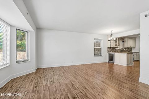 Tiny photo for 915 Claybrook Court, Knoxville, TN 37923 (MLS # 1329136)