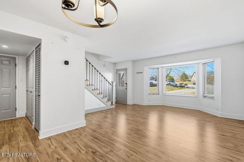 Tiny photo for 915 Claybrook Court, Knoxville, TN 37923 (MLS # 1329136)