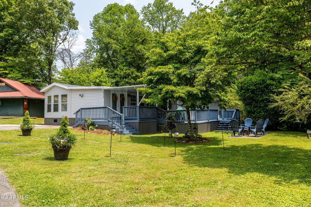 Photo of 513 Flamingo Circle, Townsend, TN 37882 (MLS # 1228380)