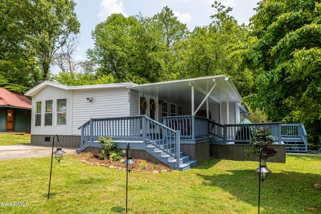 Photo of 513 Flamingo Circle, Townsend, TN 37882 (MLS # 1228380)