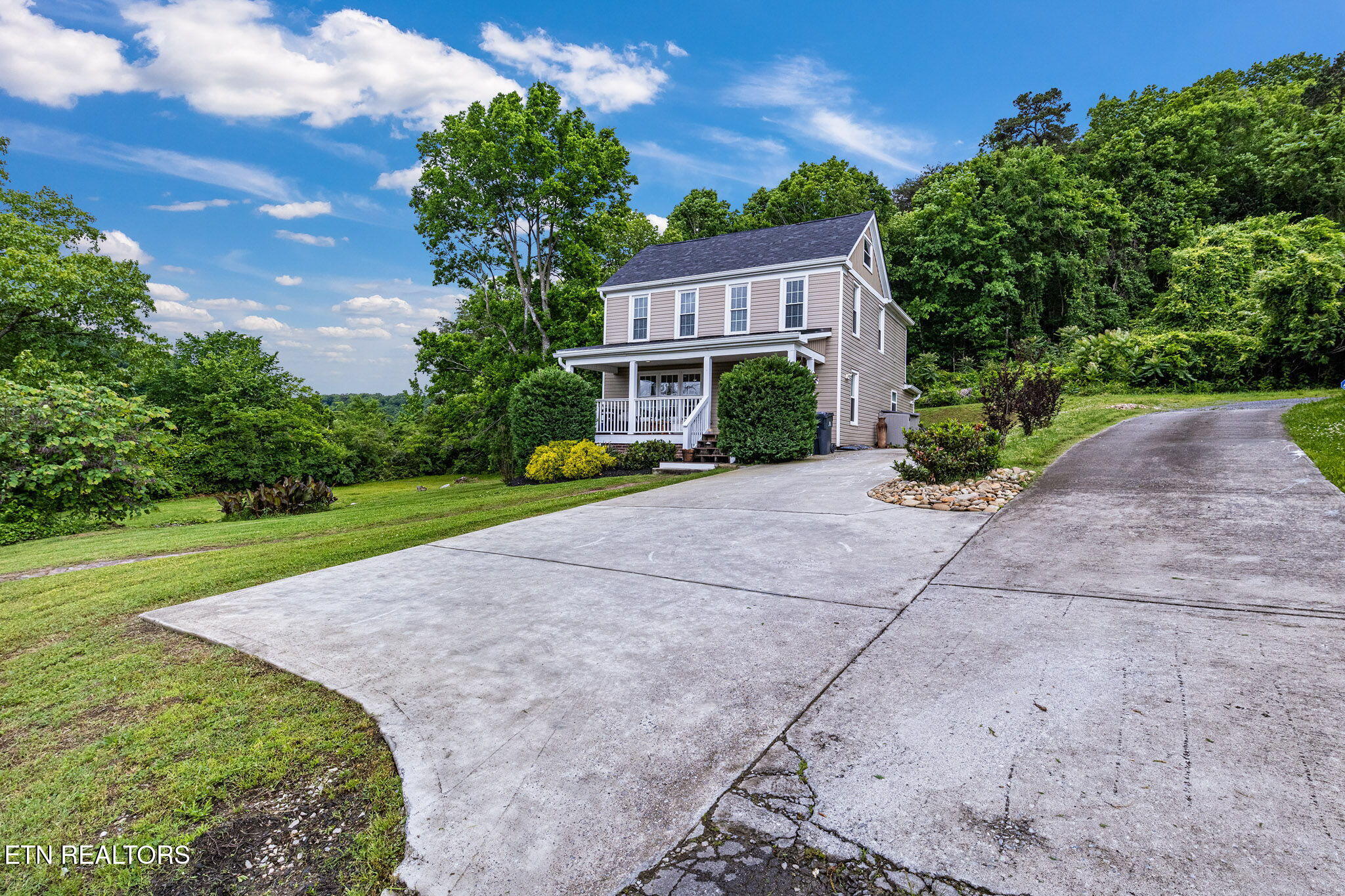 2423 Mineral Springs Ave