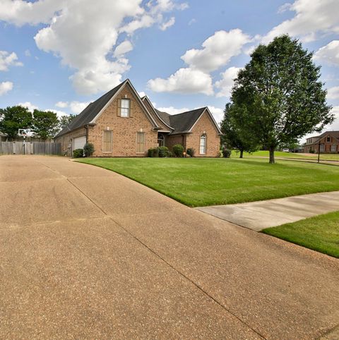 Photo of 3800 PARK CREEK DR, Southaven, MS 38672 (MLS # 10221120)