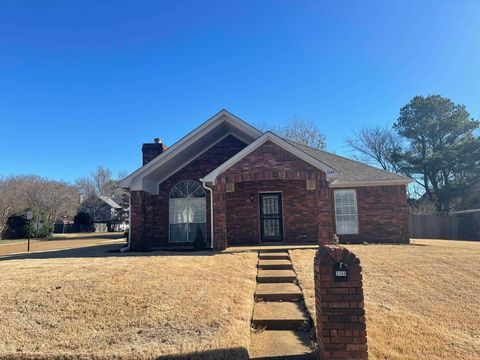 Photo of 3144 CLUBVIEW DR, Lakeland, TN 38002 (MLS # 10214820)